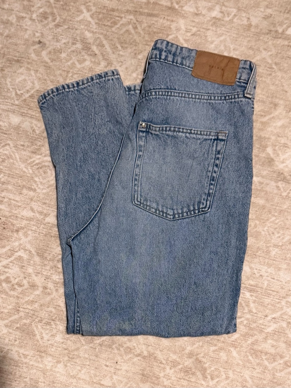 Women’s Loose Mom Jeans in Light Blue Denim